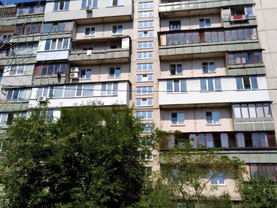 Березняки. Продаж 3-кімнатної з капітальним ремонтом. Миколайчука, 3/1