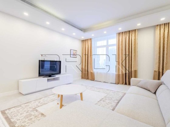 Продаж квартири 225м Круглоуніверситетська 3/5 Київ Бесарабка центр Киев