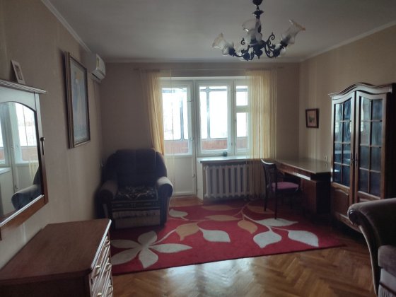 Продам квартиру  Дніпровський  р-н .м.Київ