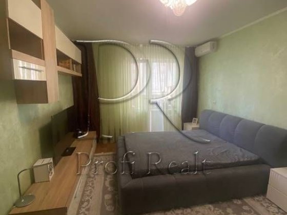 Продаж 2 кімн. квартири за адресою Урлівська 38
