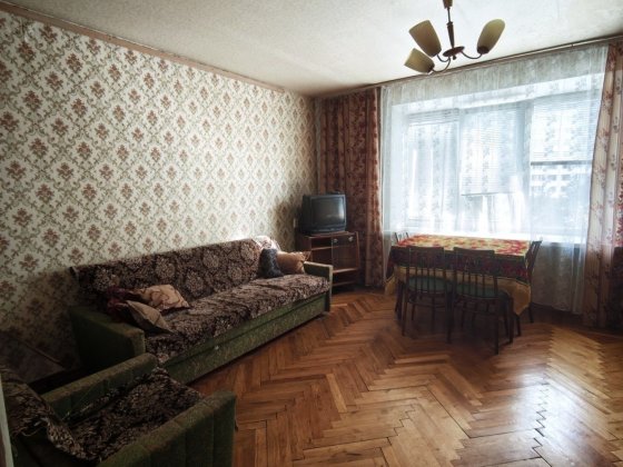Продаж 2 кімнатної квартири Харківське шосе 21/6