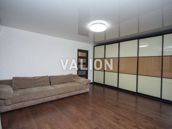 Без% Продаж 3-кімн. квартири Антоновича   53/30,Центр Киев