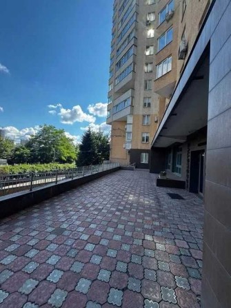 Продам 1-кімнатну квартиру з ремонтом у Києві, Біля метро, Без комісії - фото 1