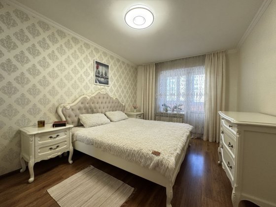 90 м² для сім’ї | 3 окремі кімнати | 2 великі балкони | 7 хв до метро «Позняки» | $122000 Київ