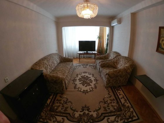 Продам 3кімнатну  квартиру вул. Ентузіастів 7/1 Русанівка Дніпровський р-н
