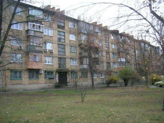 Продам 3-х кімнатну квартиру вул. Празька 6