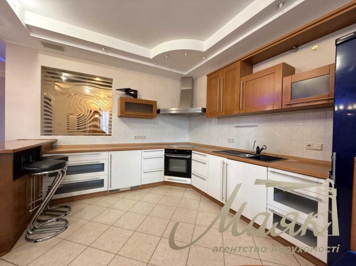 Продаж 3-кімнатної квартири 140 м2 Печерськ, Драгомирова, Верхогляда поруч Новопечерські Липки, метр - фото 1