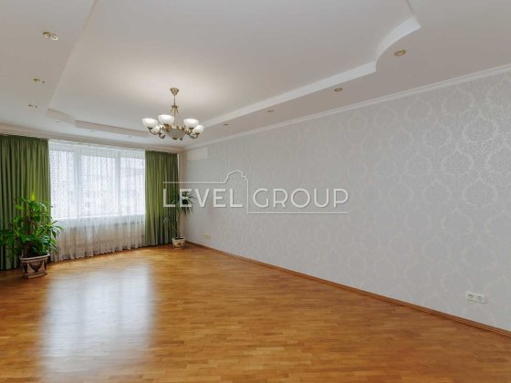 Простора 3-кімнатна квартира 101,4 м² + комора 9 м² | вул. Здолбунівська, 3Г