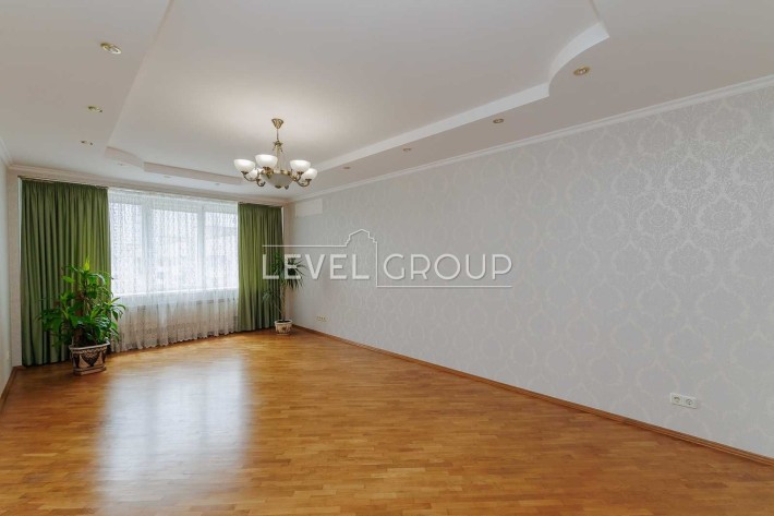 Простора 3-кімнатна квартира 101,4 м² + комора 9 м² | вул. Здолбунівська, 3Г - фото 1