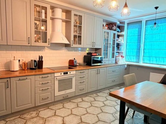 Ідеальна для Сім'ї‼️Продам Велику за Площею Квартиру в Голосієвському р-н, м.Київ, вул. В.Китаївська