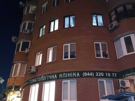 Продаж просторої 2-кімн.кв.- вул. А. Ахматової, буд. 13Д – 100 000 у.е.