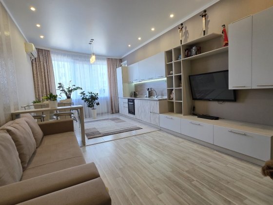 Продам 2-кімнатну  квартиру в ЖК "Смарагдовий".  Вул. Генерала Шаповала