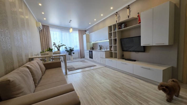Продам 2-кімнатну  квартиру в ЖК "Смарагдовий".  Вул. Генерала Шаповала - фото 1
