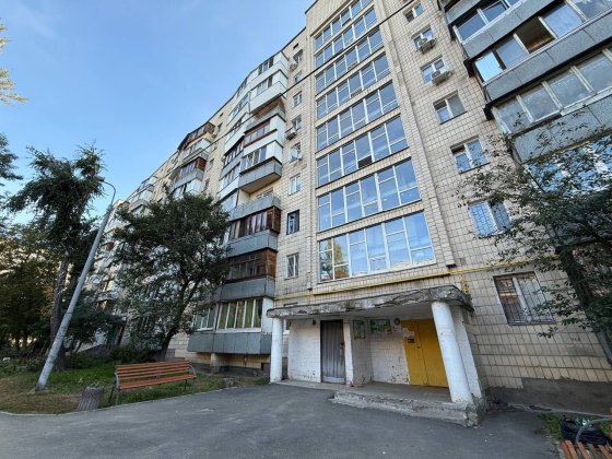 Новобіличі. Метро Академмістечко. Продам 1-к Олега Мудрака вул., 23А