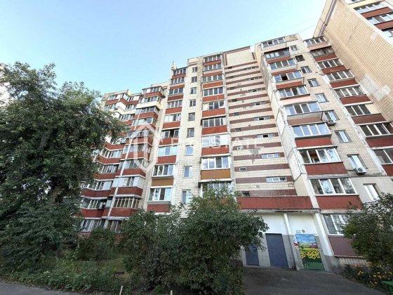Продаж 3 к квартири 69 м вул. Данькевича 1/79  Троєщина 4 поверх