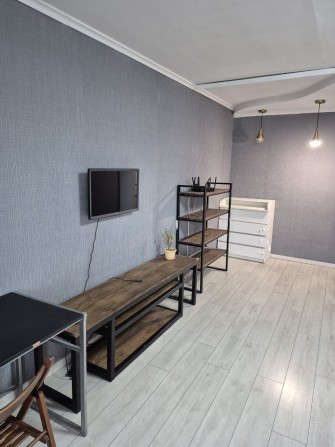 Продаю 1 кімнатну  квартиру 41 м² по вулиці Симиренка 34 ,ВСЕ ЗАЛИШАЄТЬСЯ! - фото 1