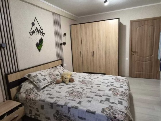 Продаж  від власника 3-кімнатної квартири, Лісовий масив (Деснянський р-н) — з ремонтом і меблями