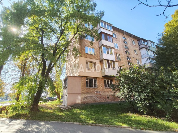 Продам 2к квартиру, вул. Зодчих 14, Борщагівка. 1 поверх, можна під комерцію - фото 1