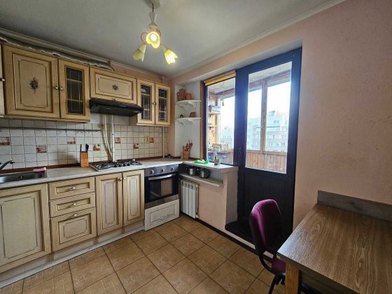 Руденка Миколи бул. (колишня Кольцова бул.), 18а! 1 кім. 36 метрів, відмінний стан!