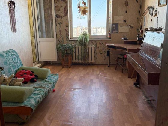 Продаж.Квартира Троєщена