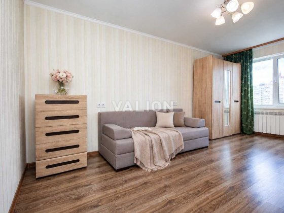 БЕЗ % продаж 1-к квартири, Левка Лук'яненка 1д (Маршала Тимошенка), метро Мінська, Оболонський район