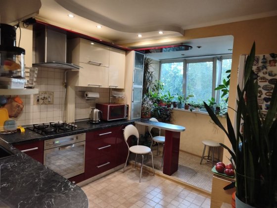 Продаж 3к квартири БЕЗ %  вул.Ушакова 2 ст.м Академмістечко, ст.м Житомирська Святошинський район ГА