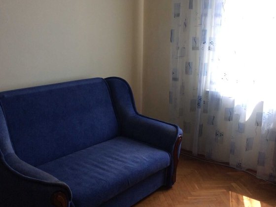 Продам 2 кімнатну квартиру  вул Гната Юри 11