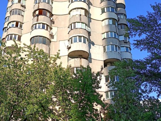 Сучасна квартира на Оболонський площі