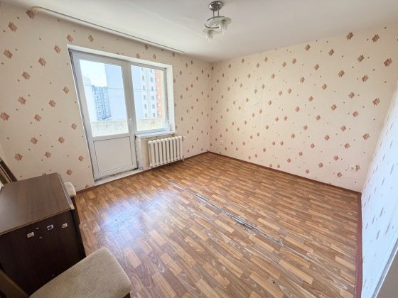 Продаж  квартири Милославська 12А