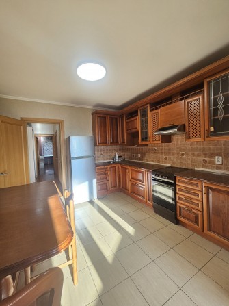 Продам світлу 3к квартиру вул.Милославська, Троєщина. - фото 1