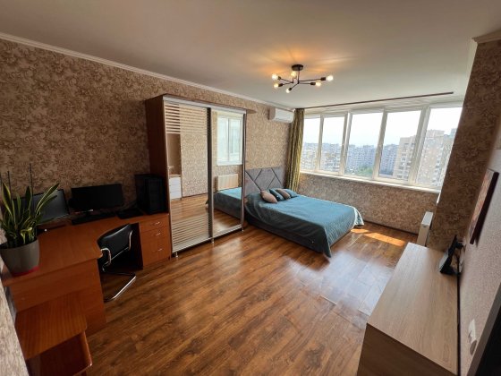 Продаж 1к квартири 36.2 кв. м на вул. Рональда Рейгана 40