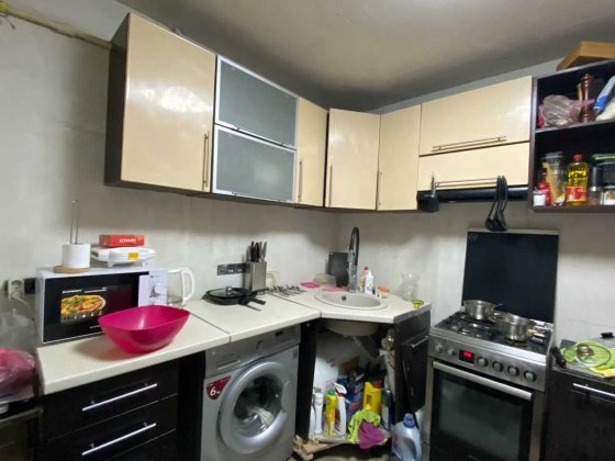Продам 2кімнатну Борщагівка Зодчих 32 1\16п 54\32\8 під ремонт