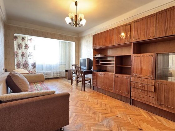 Продаж 2-кімнатної квартири 47 м.кв Озерна 30/51 Героїв Дніпра 5 хвилин