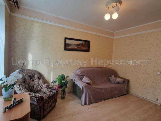 Продам 2к квартиру недалеко від Солом'янського ринку. Безготівка