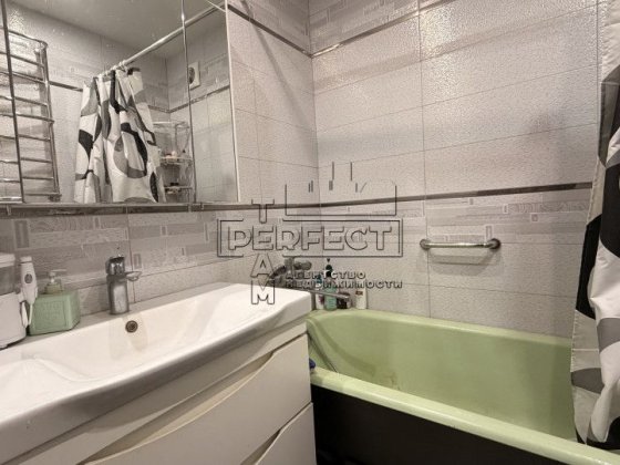 Продаж 4к квартири Симиренка 25А / Симиренко 25А