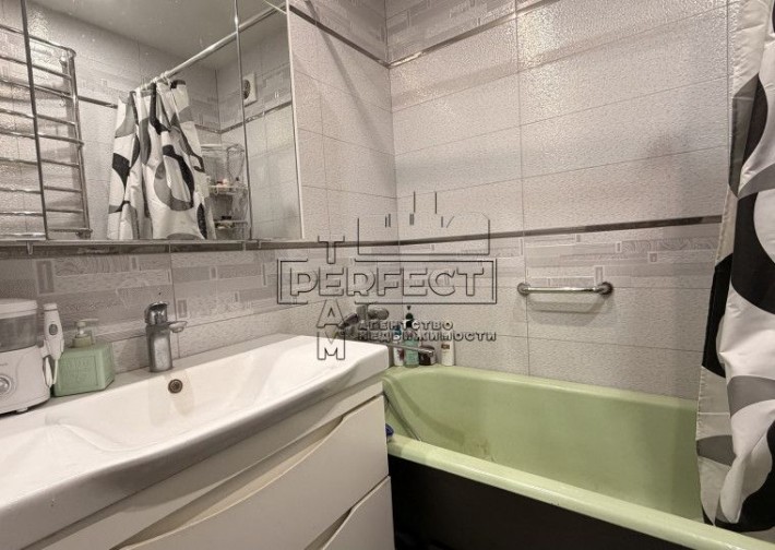 Продаж 4к квартири Симиренка 25А / Симиренко 25А - фото 1