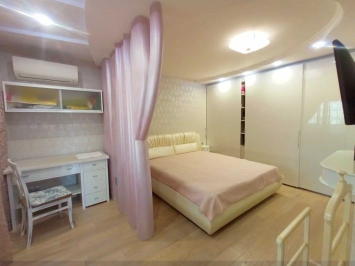 Продам 4 кімнатну СуперРемонт Троєщина 6 повер Меблі Техника Автономка - фото 1