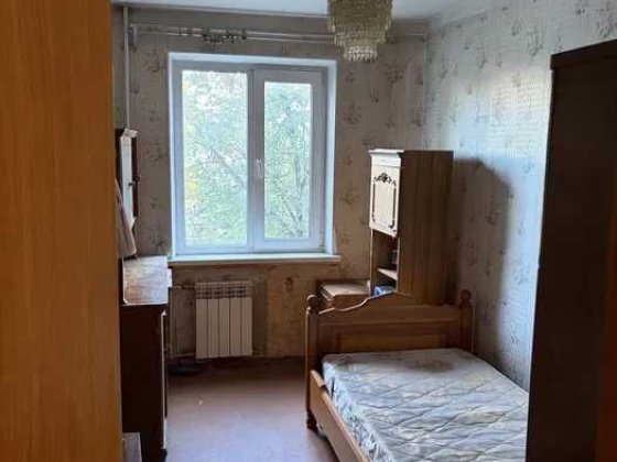 • 2-кімнатна квартира під ремонт по вул. Гната Юри 2а Киев