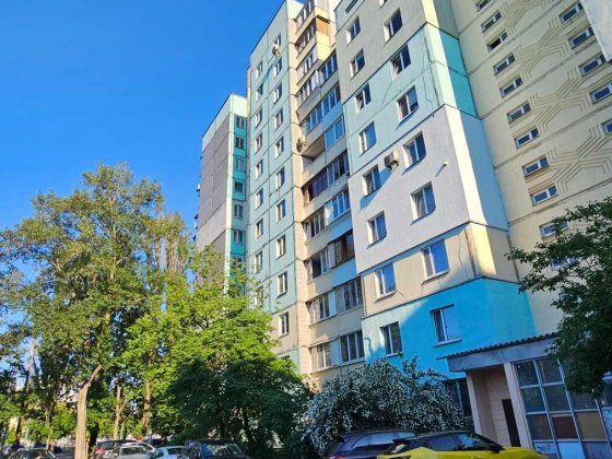 Продам 1-кімнатну Метро Оболонь 7 хв!