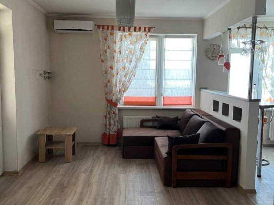 Продаж 2к.+1 квартири по вул. Кадетський Гай 6. Новий, моноліно-каркасний будинок 2008 року