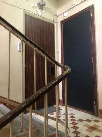 Продам 2 кімнатну під ремонт, сталінка, вул. Шовкуненко 8/20 , ЖД Вокзал - фото 1