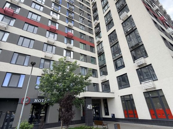 Продаж 1к квартири 47,4м. в ЖК Варшавський, низький 4 поверх.