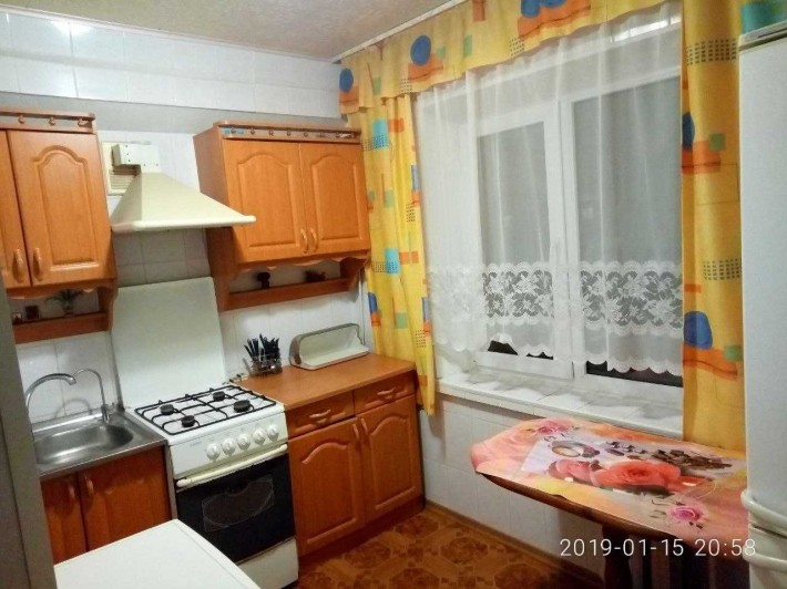 Продам 2 кімн квартиру Петра Калнишевського 1А, метро "Героїв Дніпра" 10 хвилин - фото 1