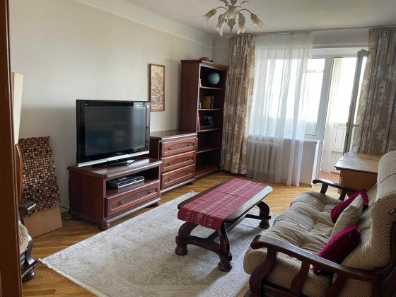 Продам 2-кімнатну Максима Кривоноса 11, працюємо з державними програмами