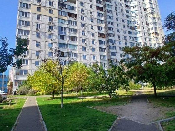 Простора 3-к квартира (96 м²) з ремонтом — вул. Радунська, 9, Власник!