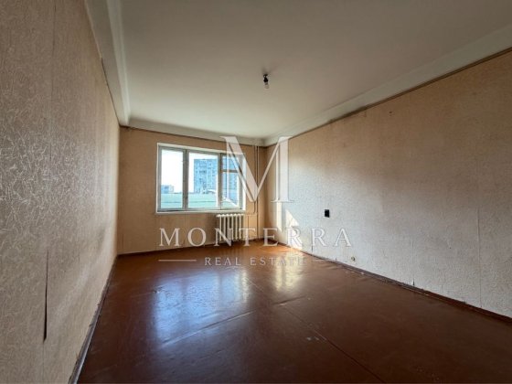 Продаж 2-кім. квартири під ремонт, Оболонь, просп. Оболонський, біля метро Мінська