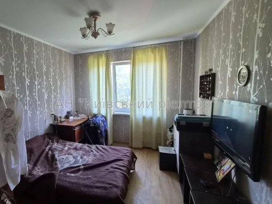 Продаж 3-кімнатної квартири, вул. Петра Панча, 9, Мінський масив