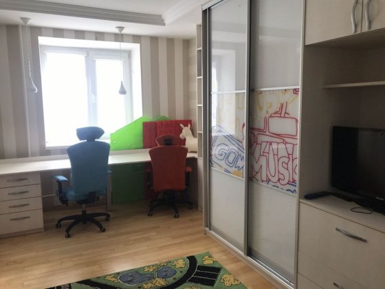 Продам 4к 95 м2 пр. Івасюка 14 (Героїв Сталінграда), 1-й поверх