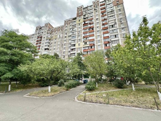 Продаж 1к квартири Троєщина пр Маяковського 52