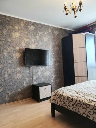Виноградар, продам  гарну 3-х кiмнатну квартиру з ремонтом - фото 1